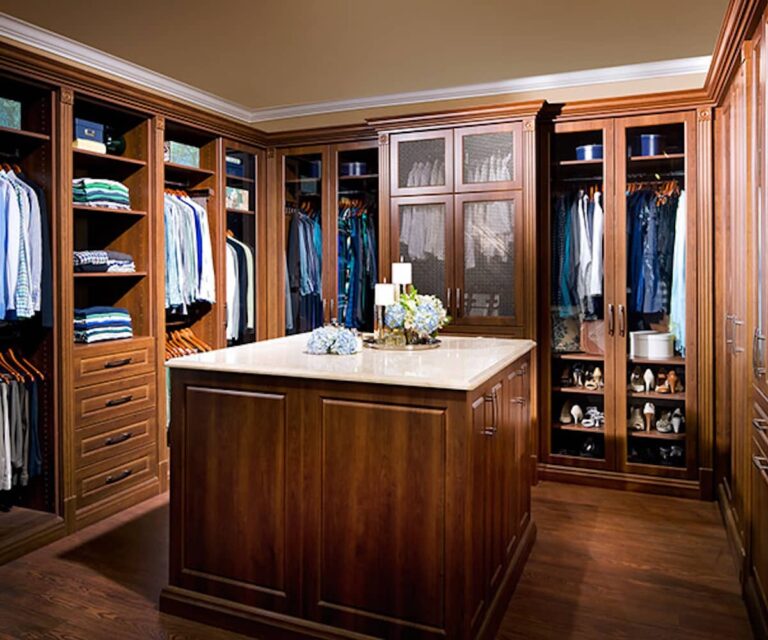 Core Responsibilities of a High Profile Private Wardrobe Assistant - Xerendipity Qualified Household Staff Recruiting Service