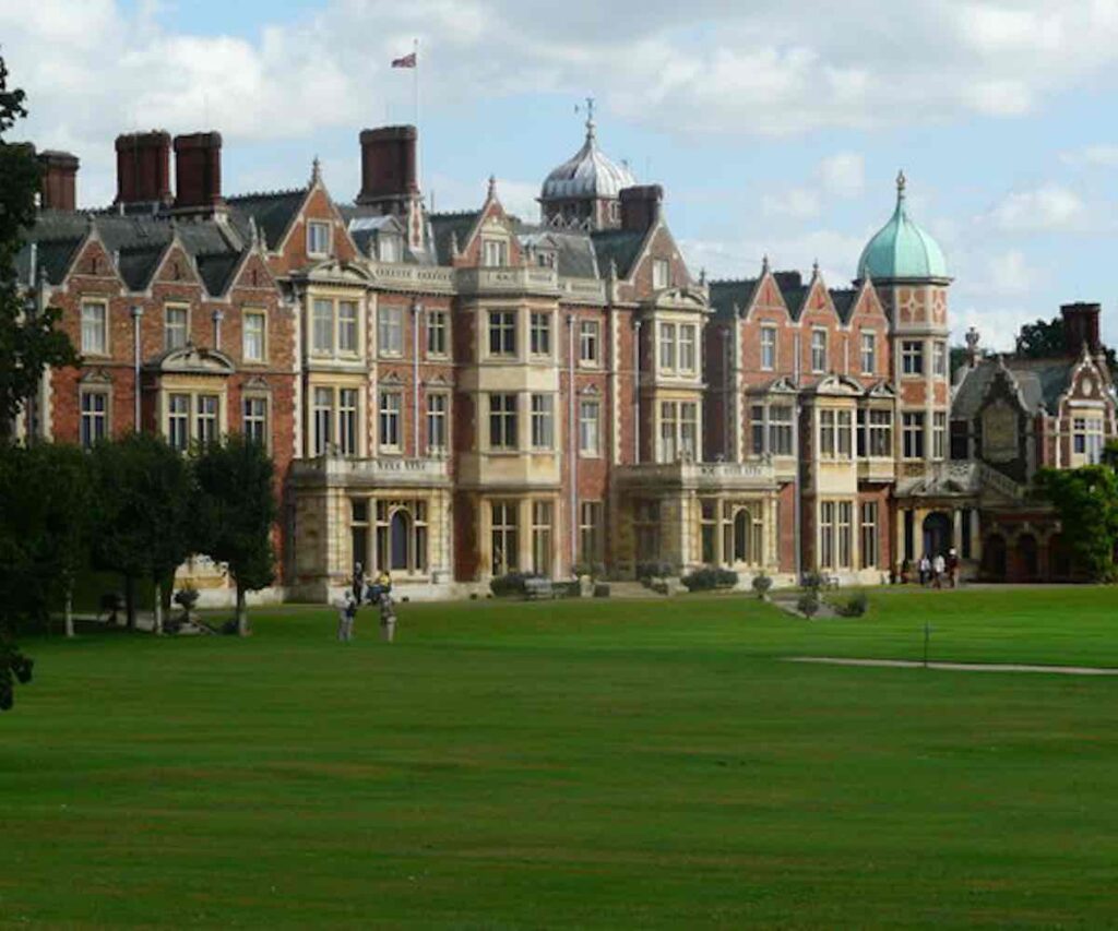 Start Selecting Your Referenced and Guaranteed Professional House Manager Now - Xerendipity Qualified Household Staff Recruiting Service